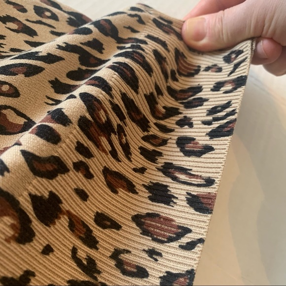 Demanding women’s leopard print sweater top, size small, slim fit. - Picture 8 of 12
